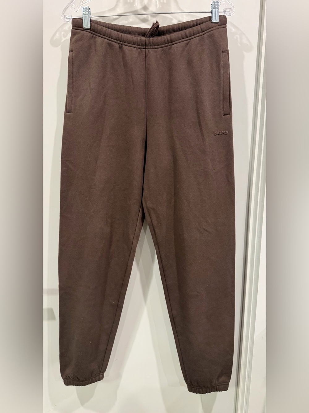 NWT SKIMS Cotton Fleece Classic Jogger in dark sepia size small